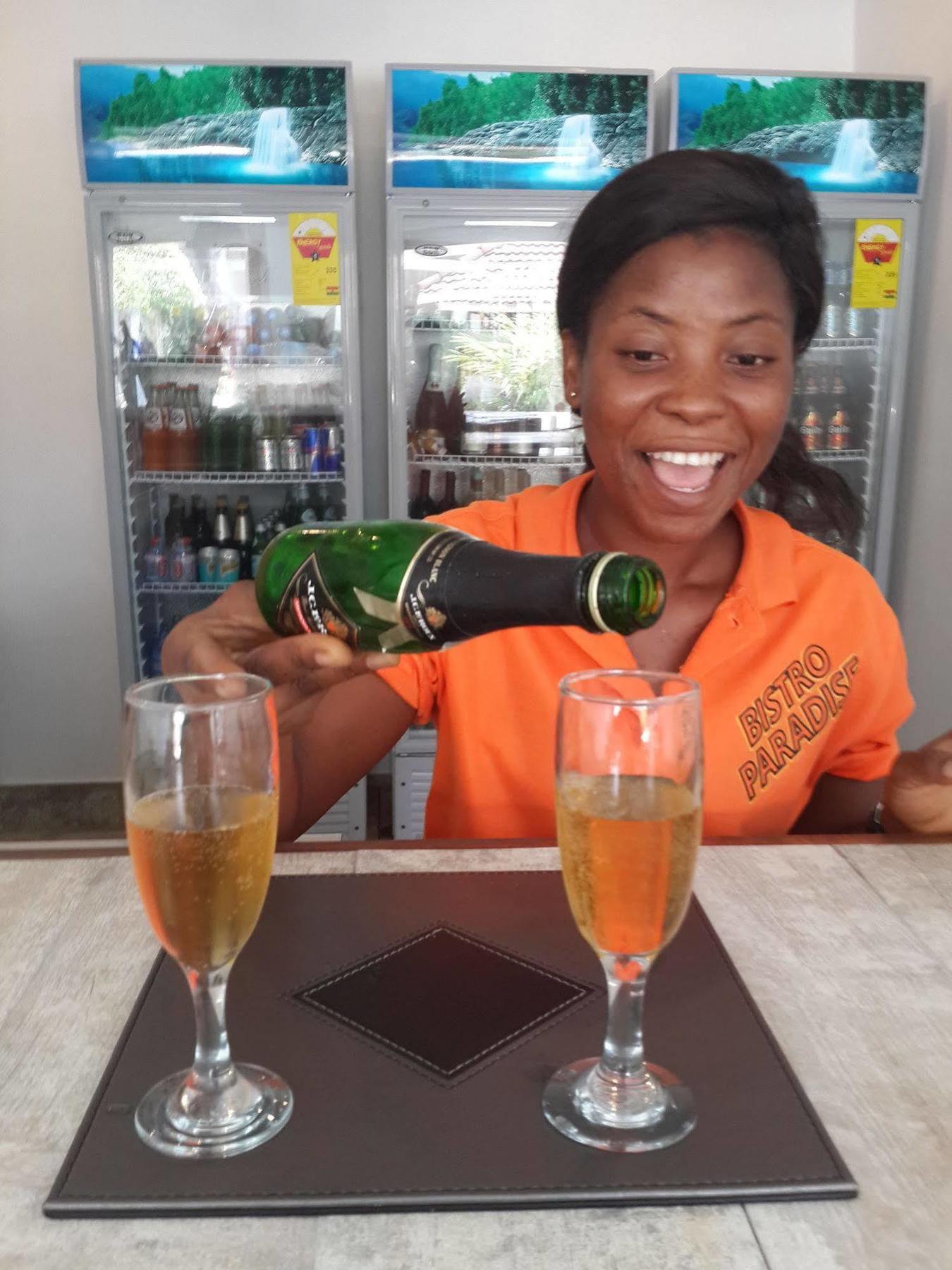 Laparadiseinn Accra Ngoại thất bức ảnh